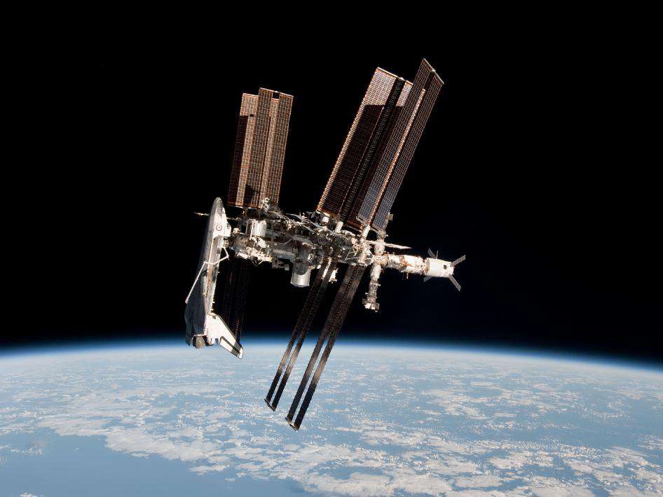 ISS mit Space Shuttle auf dessen letztem Allbesuch